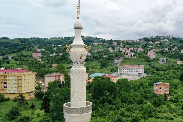 turkiyede-minaresi-samovar-seklinde-mescid-insa-edildi-foto